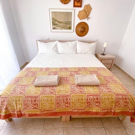 בורגאו Casa Lua Guesthouse מראה חיצוני תמונה