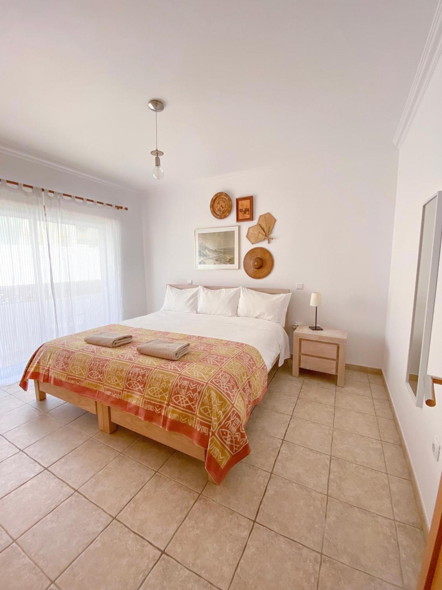 בורגאו Casa Lua Guesthouse מראה חיצוני תמונה
