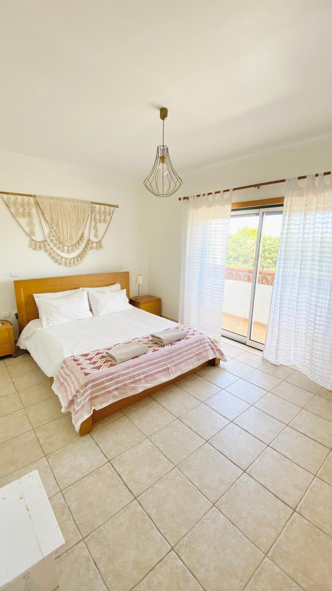 בורגאו Casa Lua Guesthouse מראה חיצוני תמונה