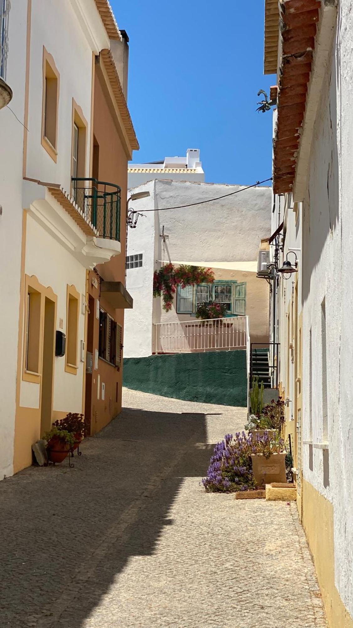 בורגאו Casa Lua Guesthouse מראה חיצוני תמונה